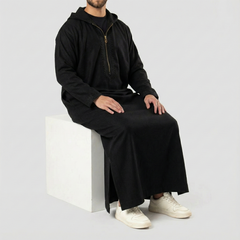 ثوب صوف . أسود