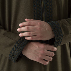 ثوب صوف. كاكي غامق