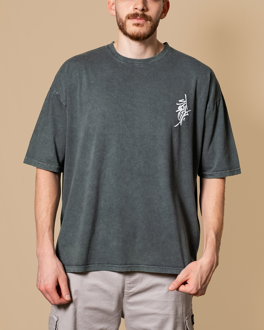 Graffiti Washed-Look Tee (بارز)