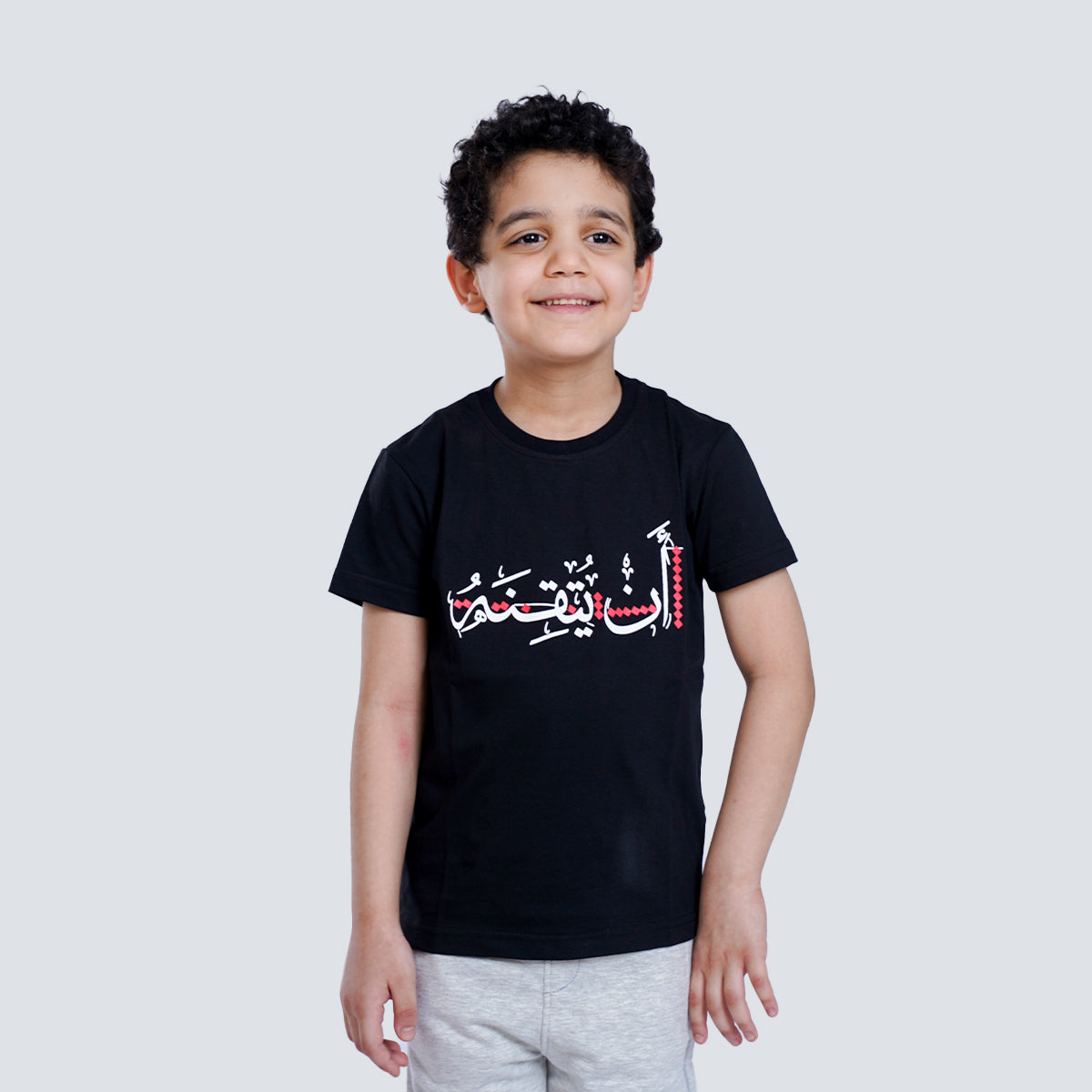 أسود_Black Main image