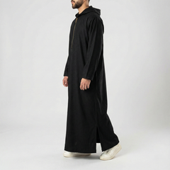 ثوب صوف . أسود