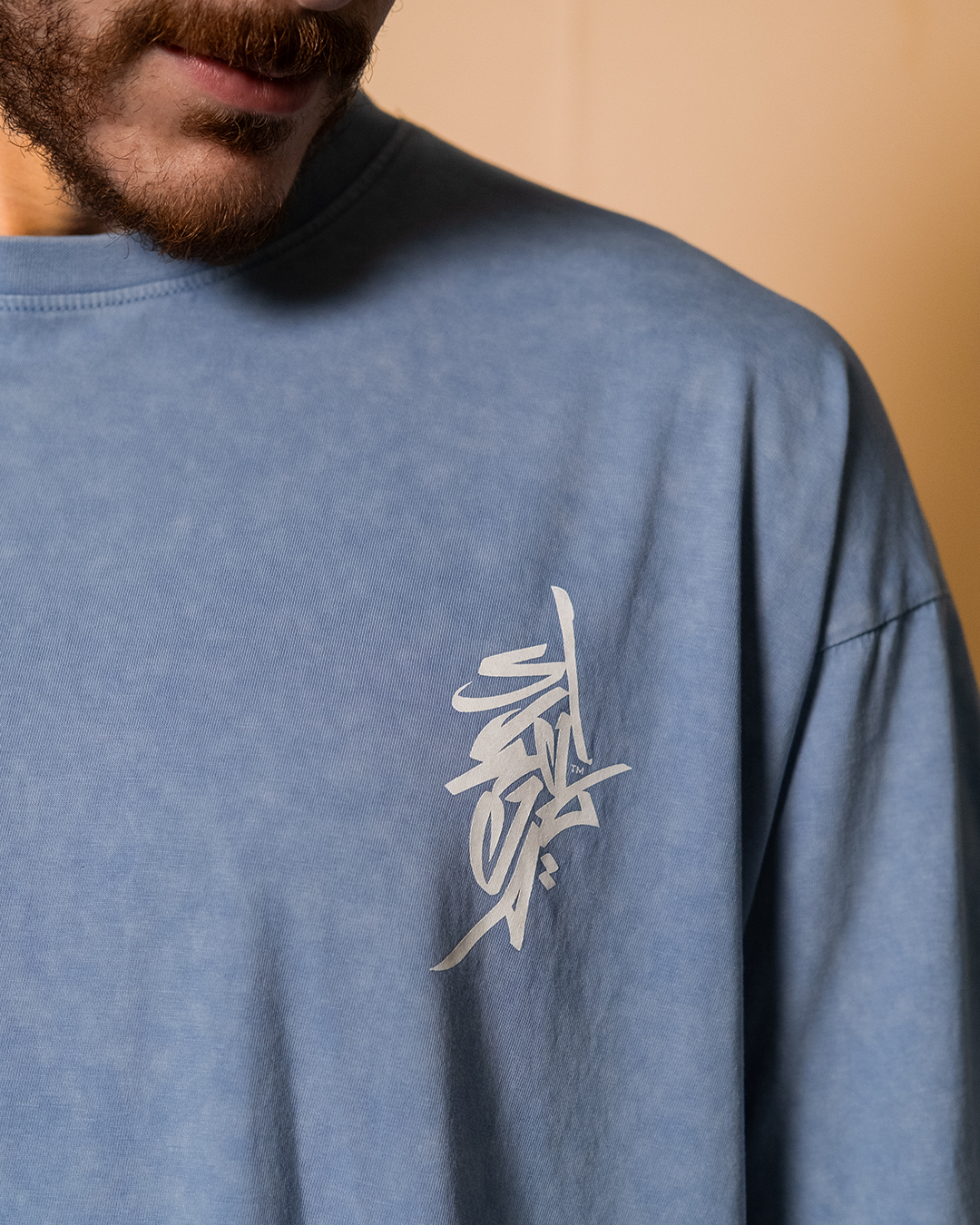 Graffiti Washed-Look Tee (حالم)