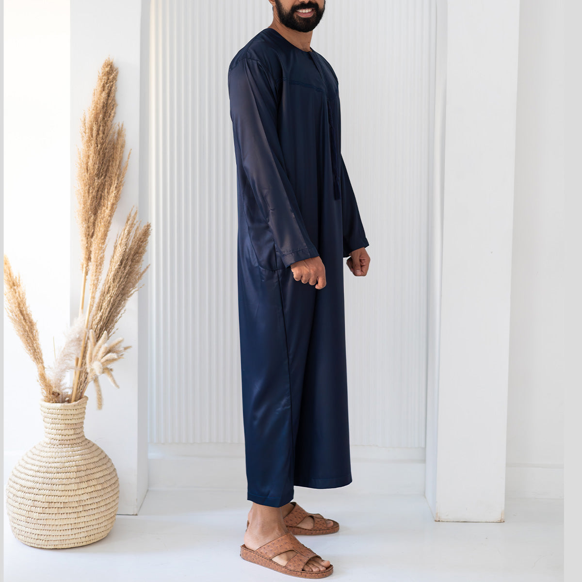 ثوب استبرق. كحلي