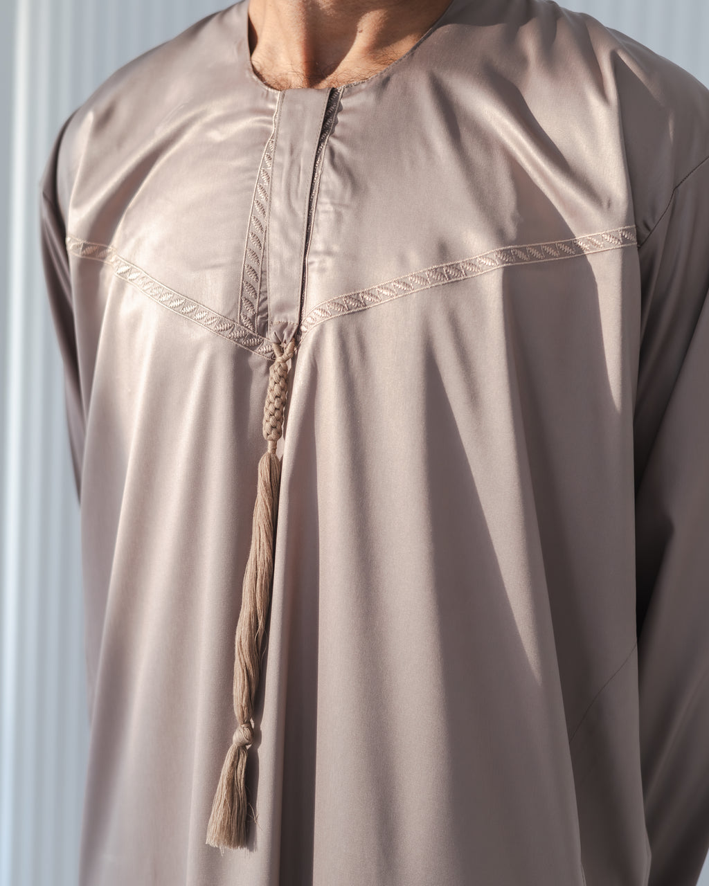 ثوب استبرق. بيج