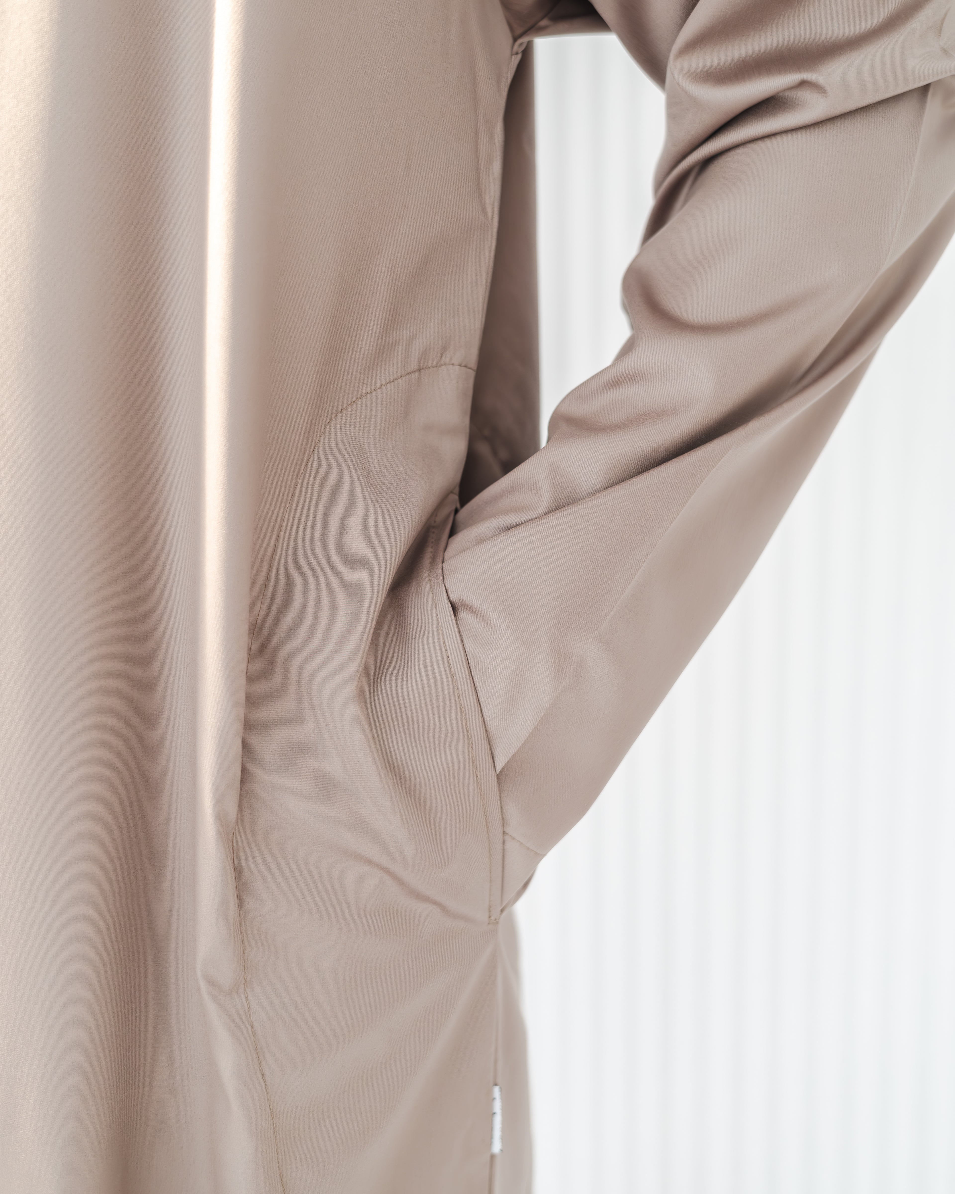 ثوب استبرق. بيج