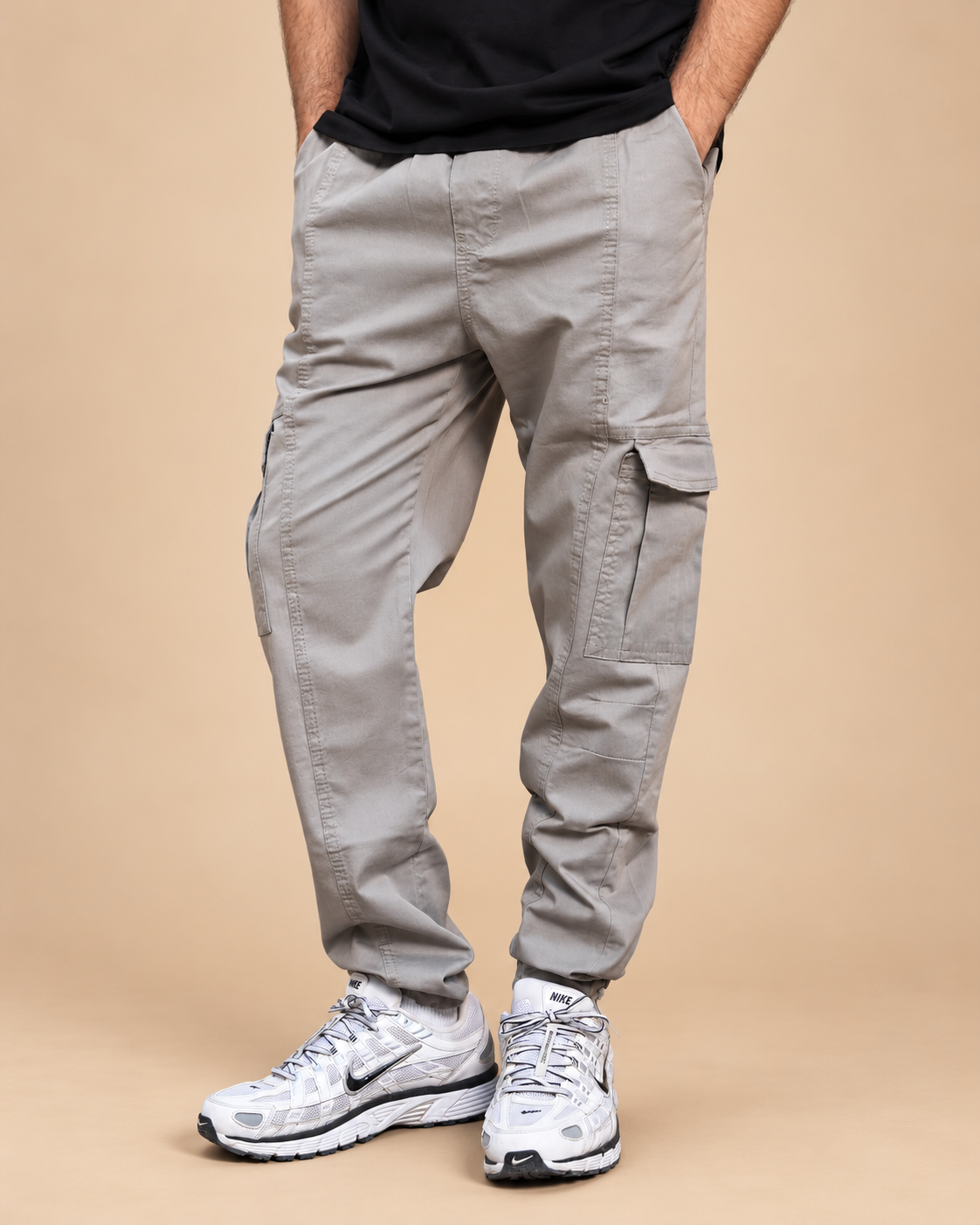 Iconic Cargo - lower-body front view in beige studio Main image